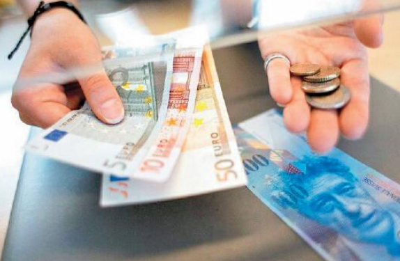 上海浦东机场外汇农行,外汇理财热追海外债券基金