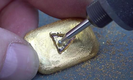 散户看好黄金，专家在美联储决议前更谨慎