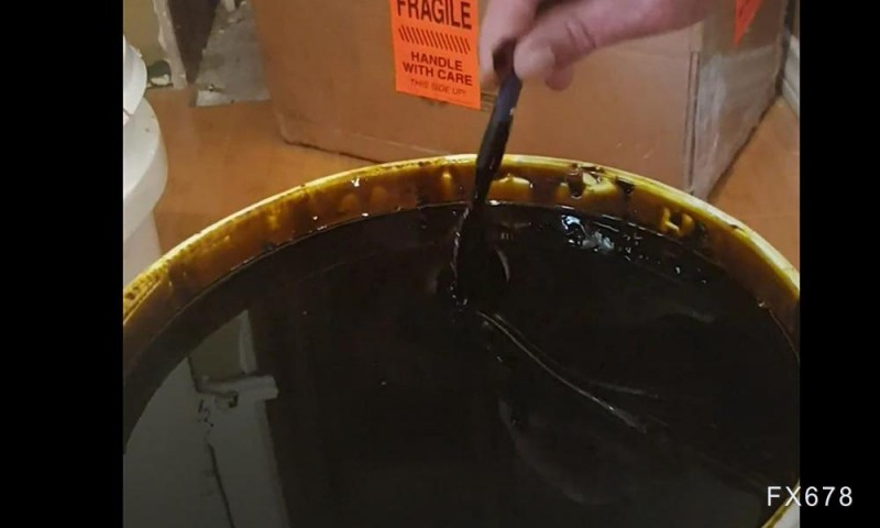 巴以冲突刺激油价周一涨4%!专家警告可能只是暂时的,但仍需关注局势发展