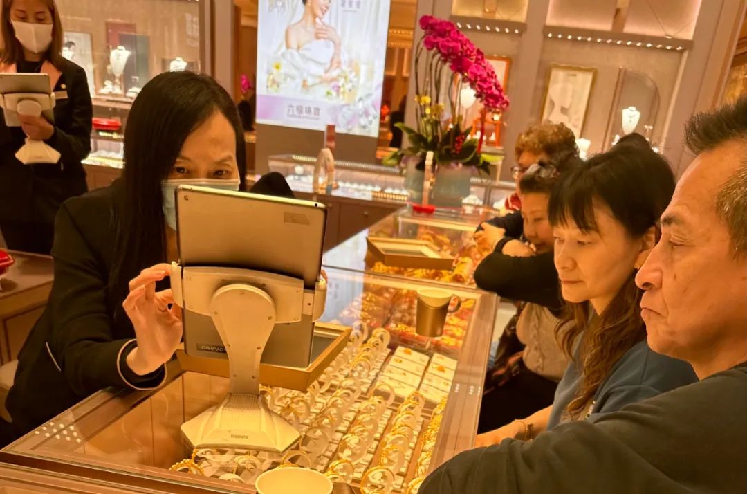 ▲香港某金店 中新经纬 罗琨 摄