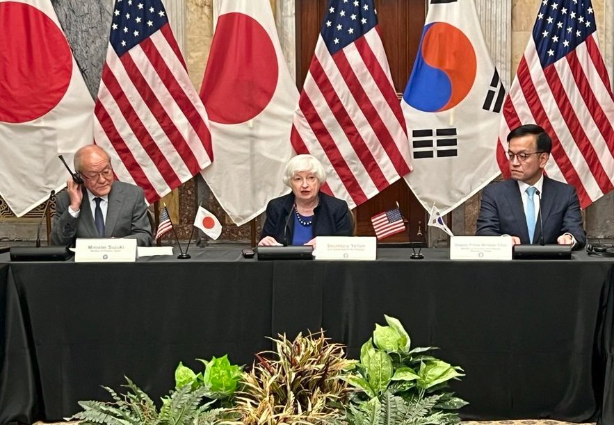 （三国财长举行记者会，来源：社交媒体）