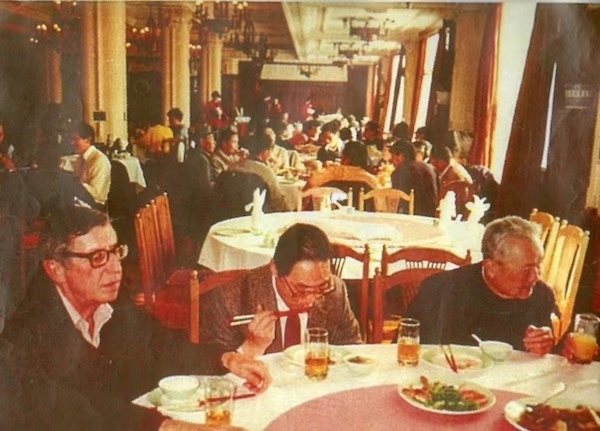 1972年鲍威尔夫妇访华，参加在锦江饭店的一场宴会。来源：Betty Barr