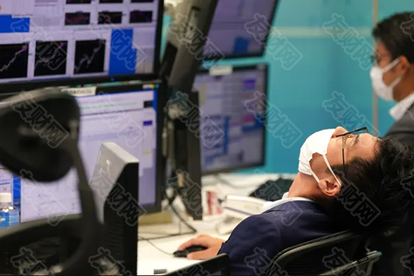 日本保险公司对日元走强的对冲跌至十年低点