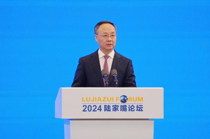 国家金融监督管理总局局长李云泽在2024陆家嘴论坛上发表演讲。图源：陆家嘴论坛官网