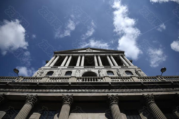 英国央行在“微妙平衡”的决策中将利率维持在5.25% 交易员提高了对8月份降息的押注